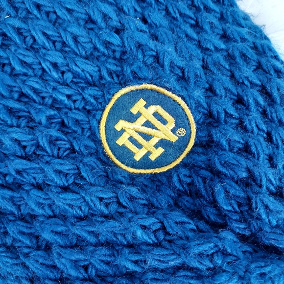 Notre Dame scarf , 40" x 9", blue with embroidered ND patch - Picture 2 of 4